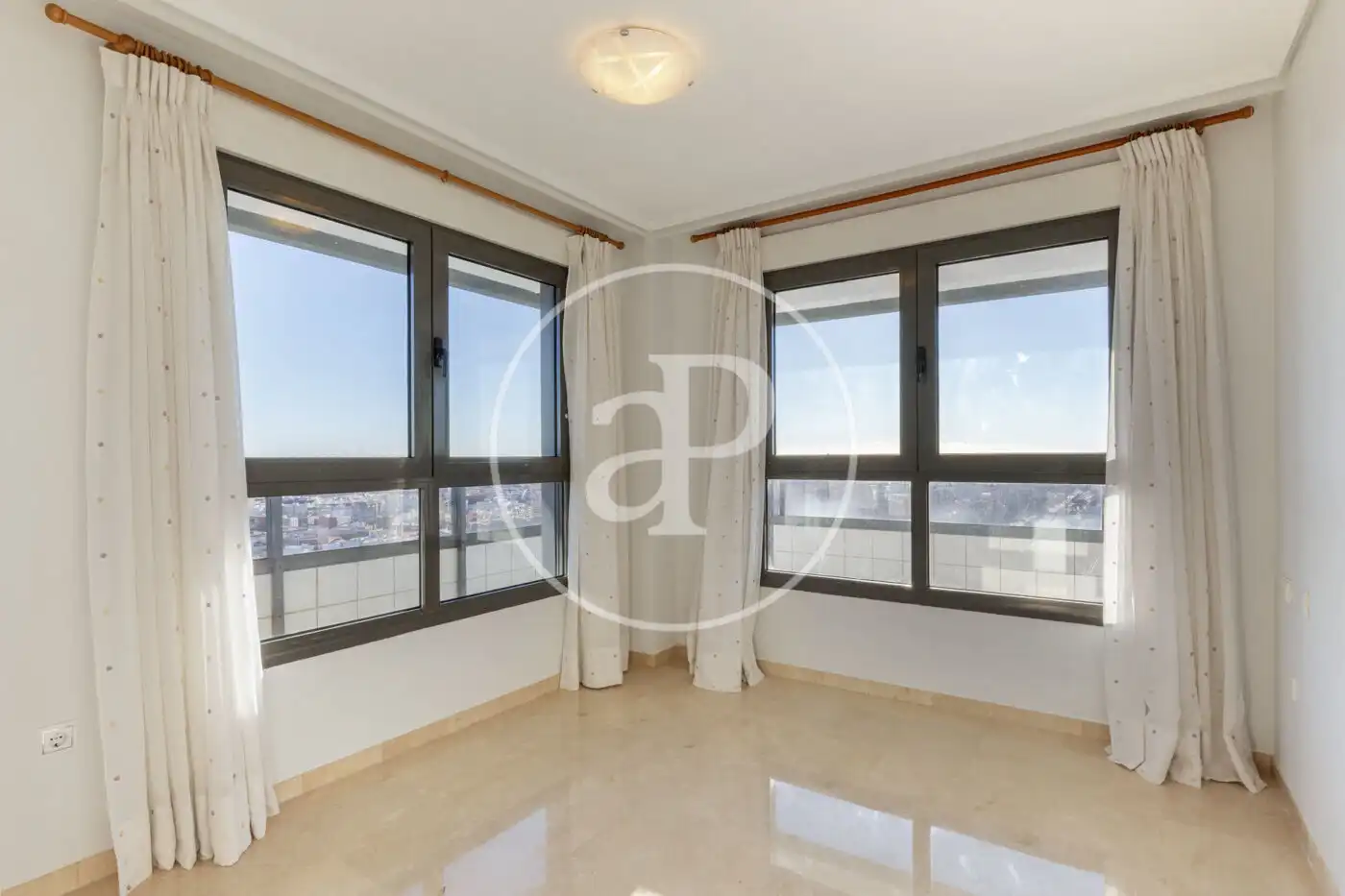 Bedroom of Flat for sale in Valencia  with Air Conditioner, Heating and Private garden