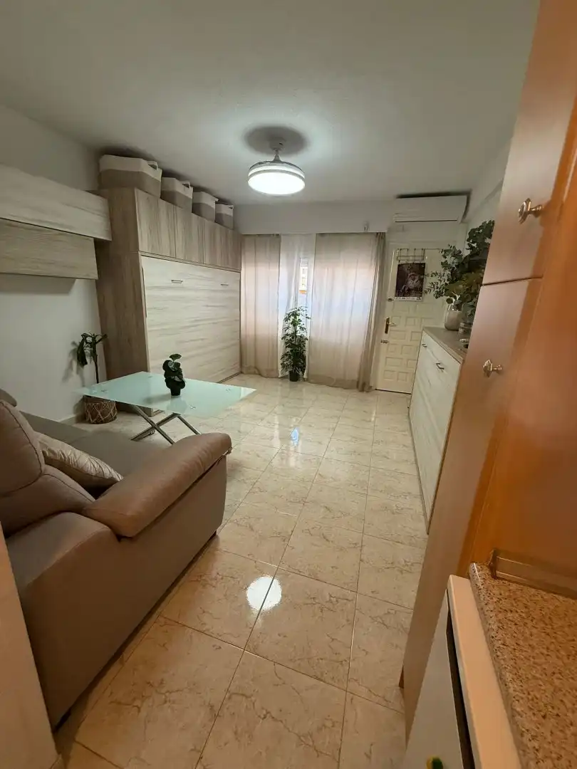 Sala de estar de Estudio de alquiler en Torremolinos con Aire acondicionado, Calefacción y Terraza