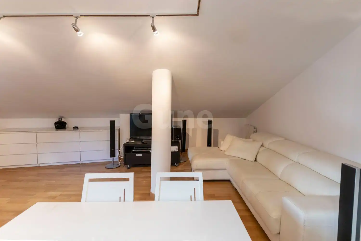 Sala de estar de Ático en venta en Ataun con Calefacción, Terraza y Trastero