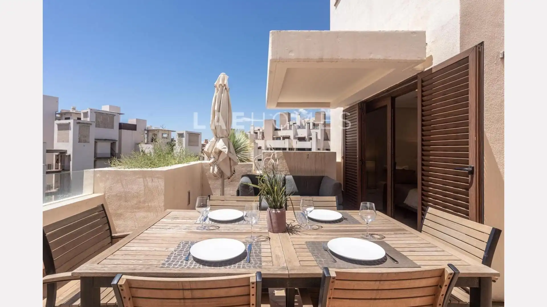 Terrasse von Dachboden zum Verkauf in Estepona mit Privatgarten, Terrasse und Abstellraum