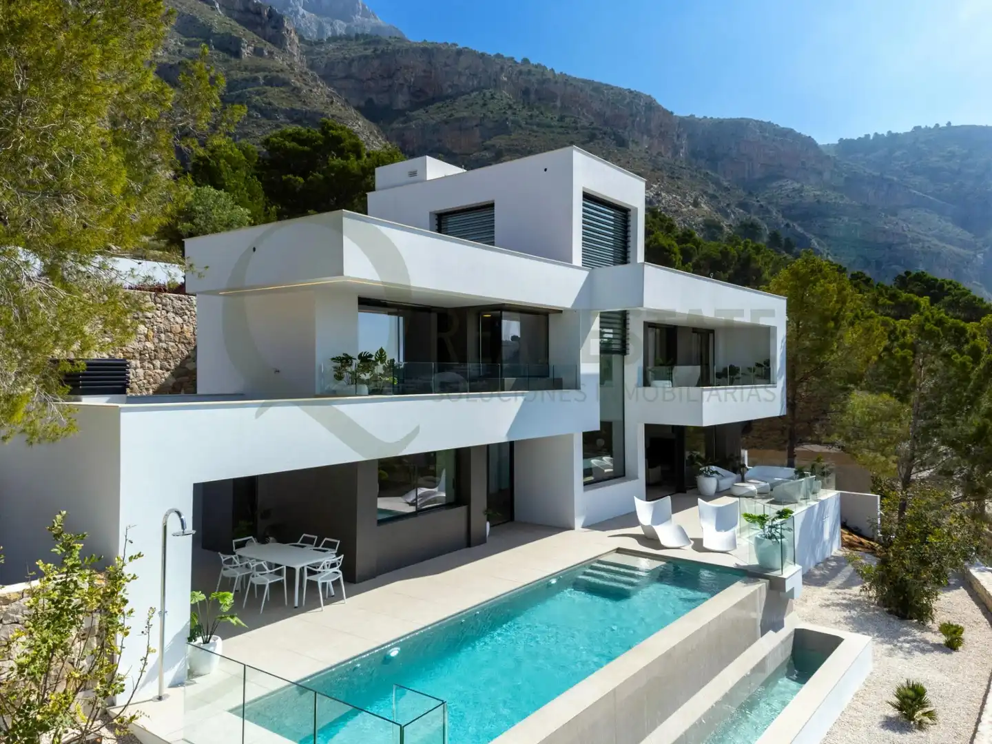 Vista exterior de Casa o xalet en venda en Alicante / Alacant amb Calefacció, Jardí privat i Terrassa