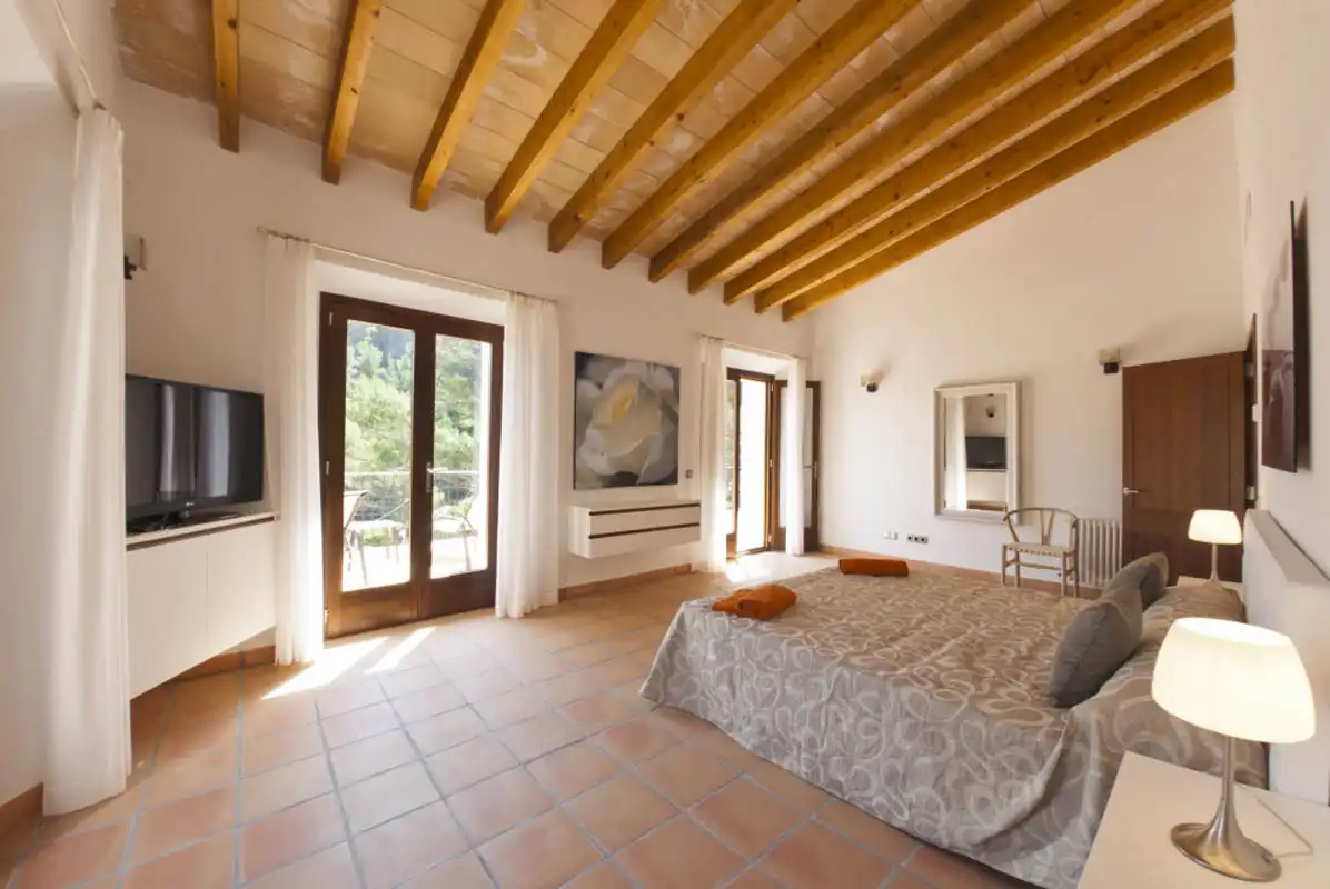 Country homes for sale in Deià