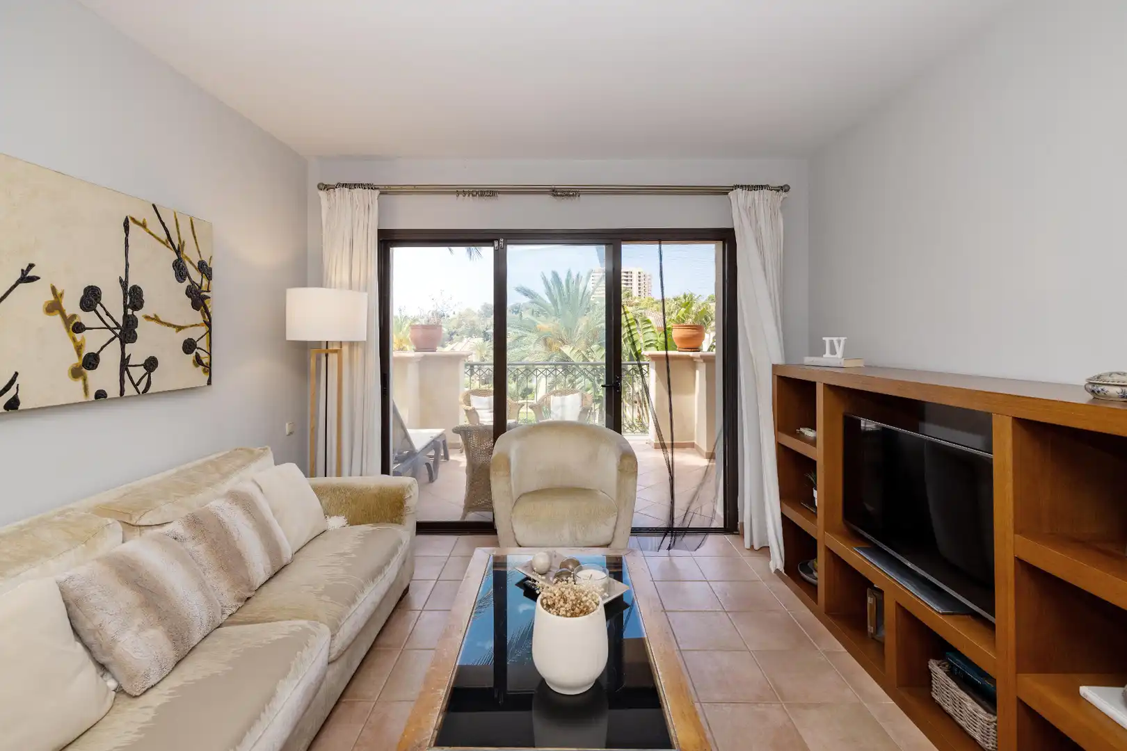 Wohnzimmer von Wohnung zum Verkauf in Marbella mit Klimaanlage, Heizung und Terrasse