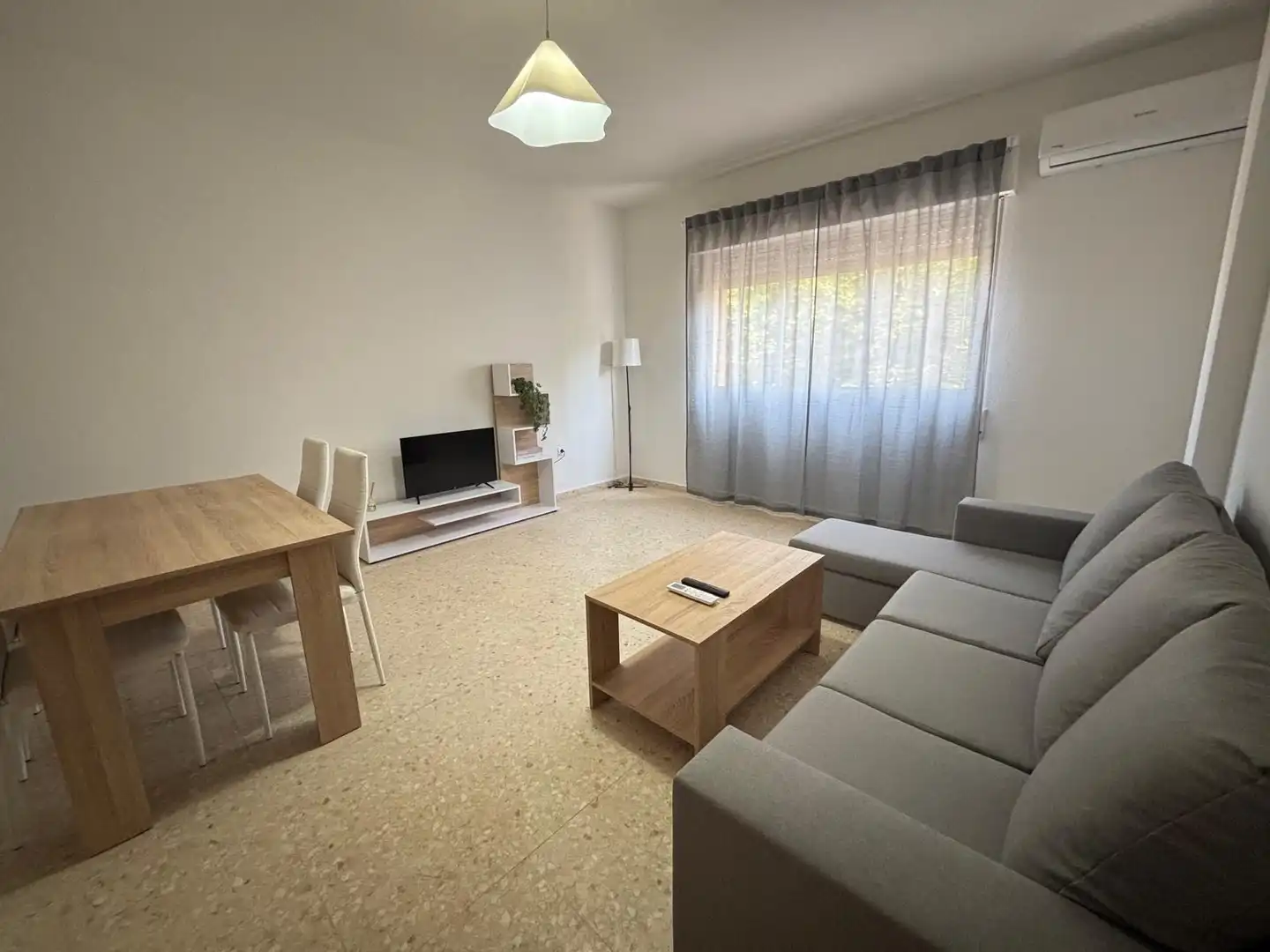 Sala d'estar de Pis de lloguer en Almendralejo amb Aire condicionat, Moblat i Forn