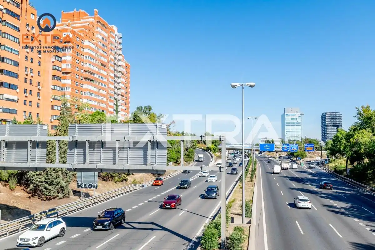 Vista exterior de Pis en venda en Madrid amb Calefacció, Parquet i Piscina comunitària