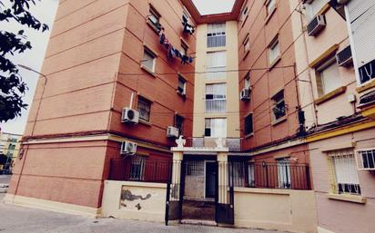 Exterior view of Flat for sale in  Sevilla Capital