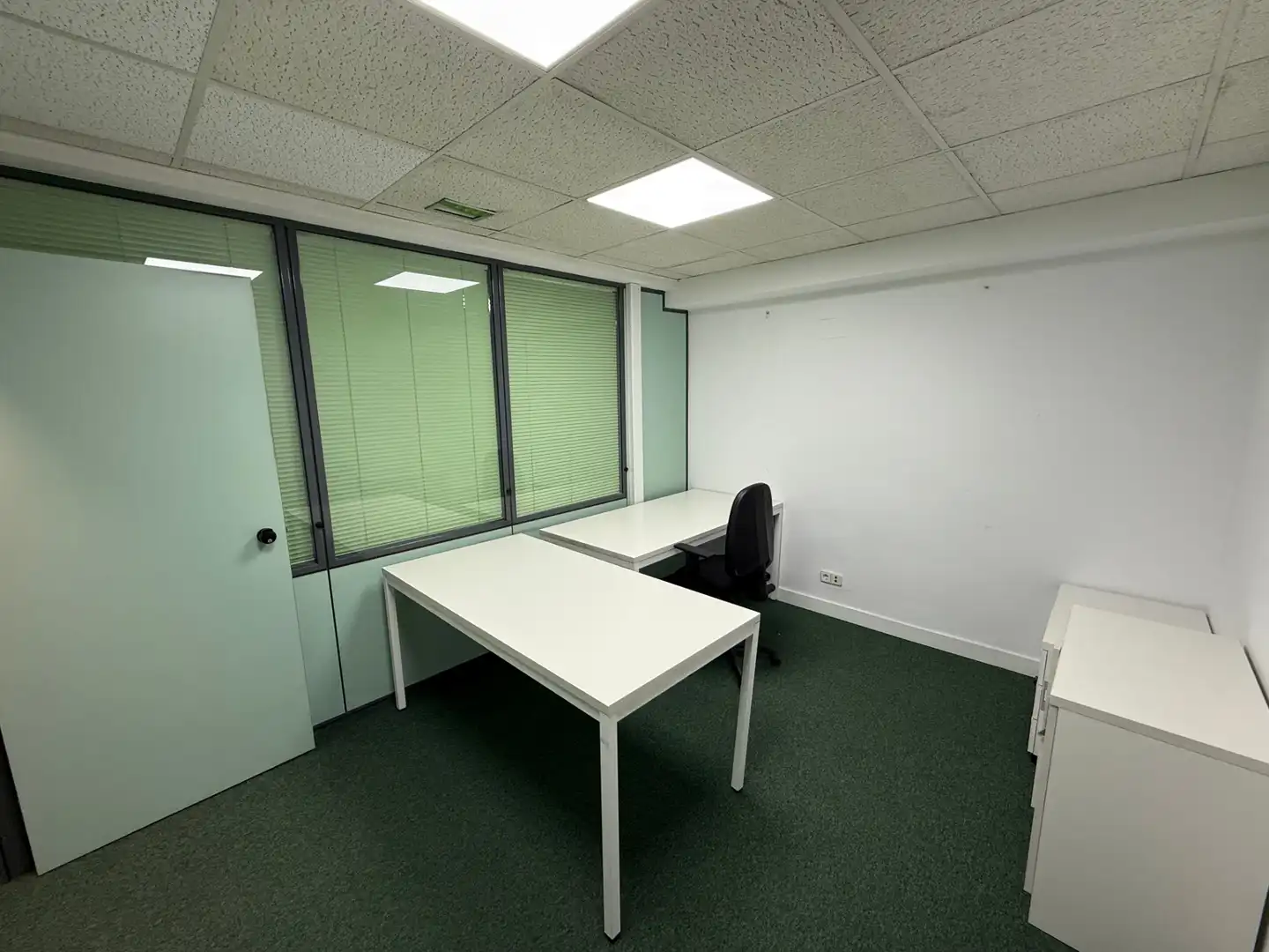 Office for rent in Madrid  with Air Conditioner, Heating and Storage room