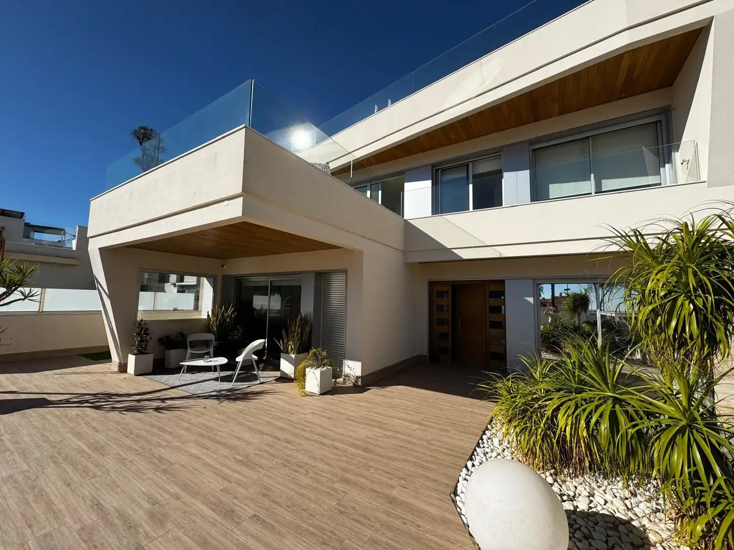 Chalet con piscina en venta en Calle ANA MARIA MATUTE