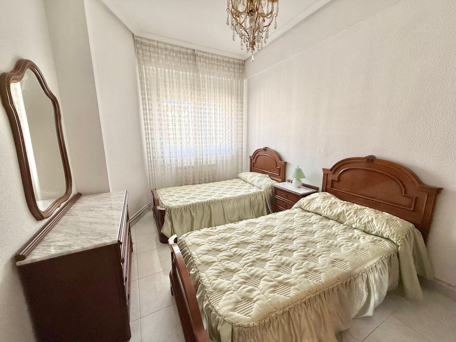 Habitación de Piso de alquiler en  Logroño con Calefacción