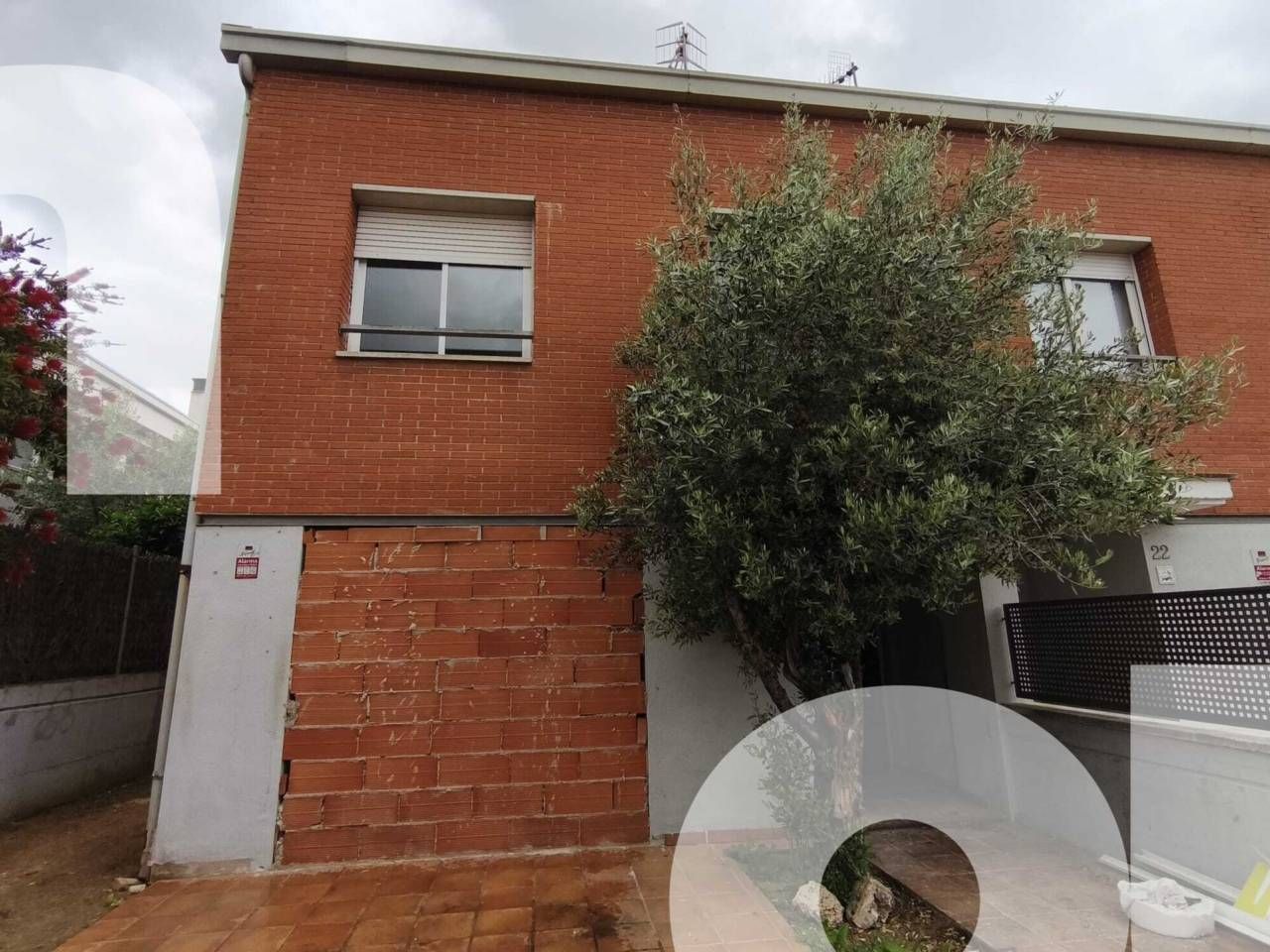 Exterior view of Single-family semi-detached for sale in Sant Celoni  with Private garden, Parquet flooring and Terrace