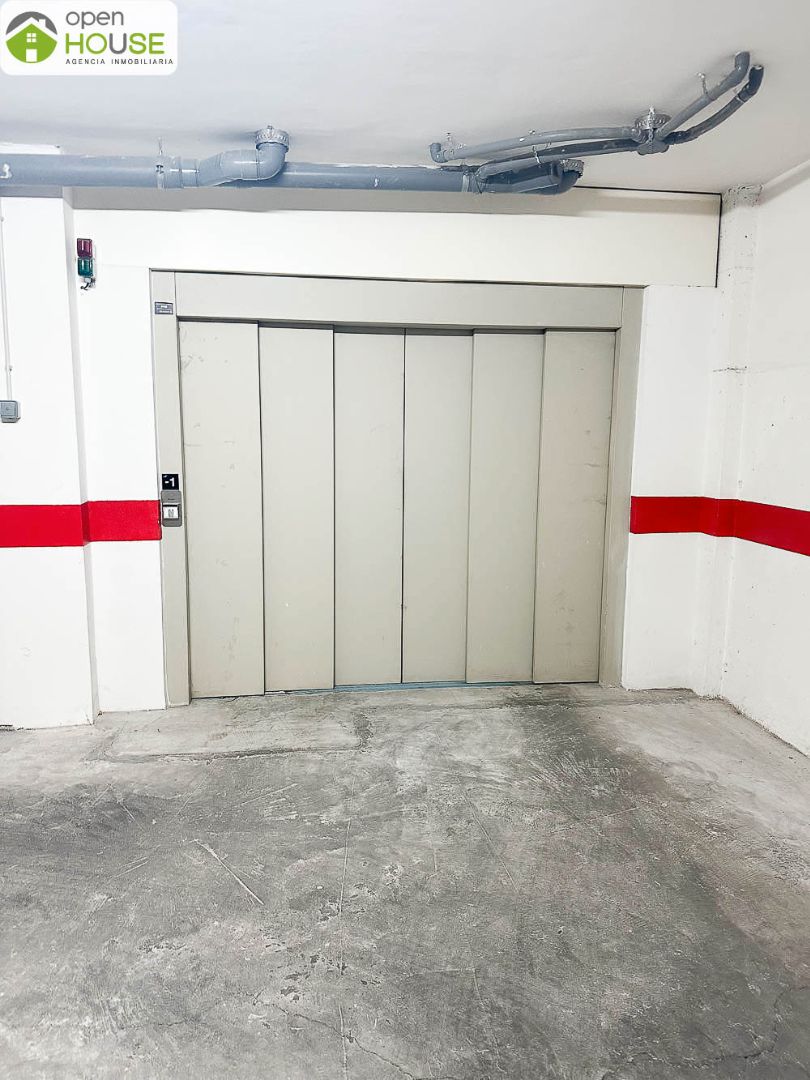 Box room to rent in  Granada Capital