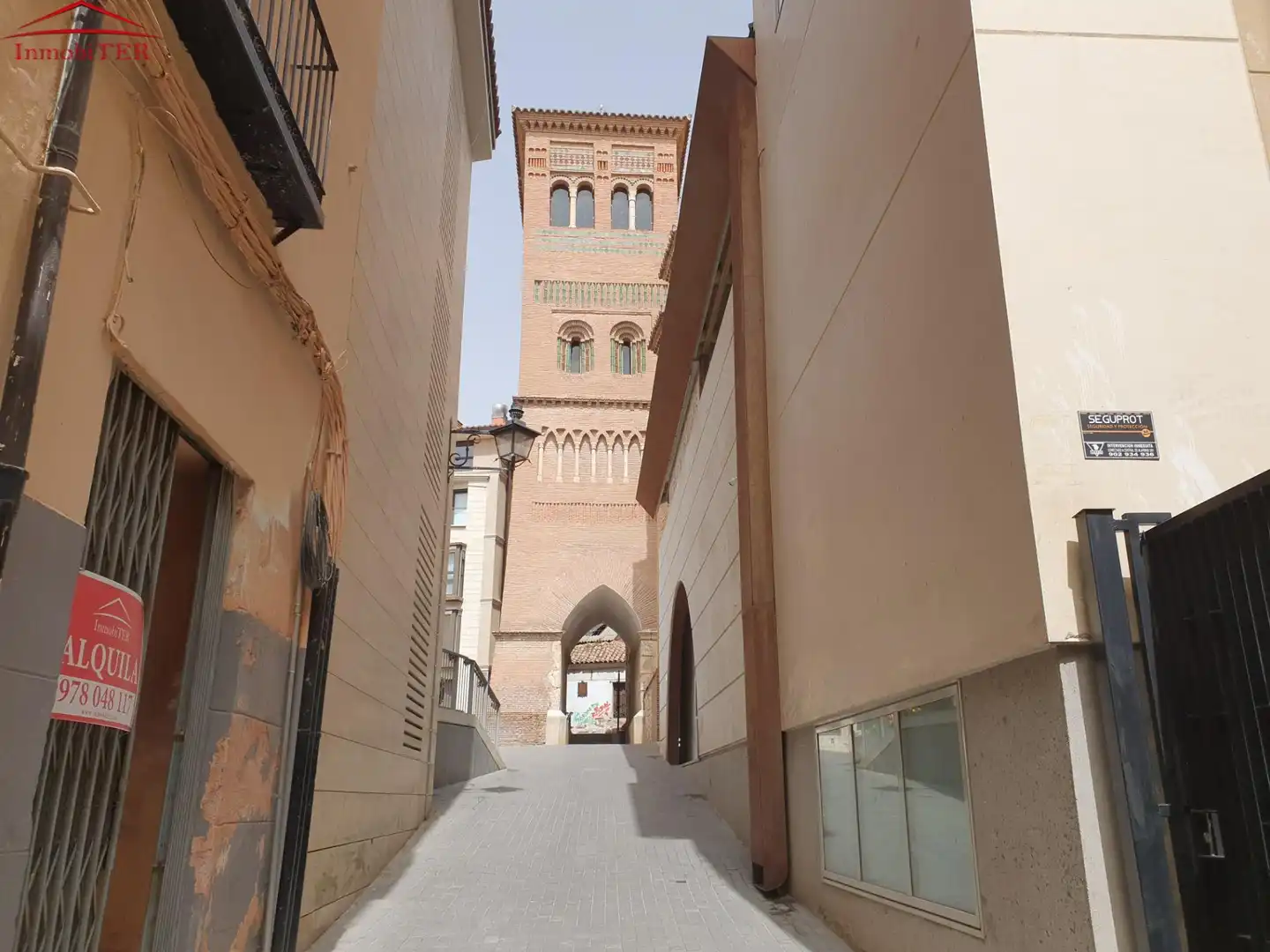 Local de lloguer en  Teruel Capital amb Aire condicionat