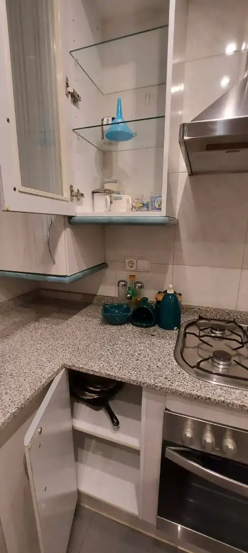 Cuina de Pis de lloguer en Barcelona amb Aire condicionat, Calefacció i Moblat