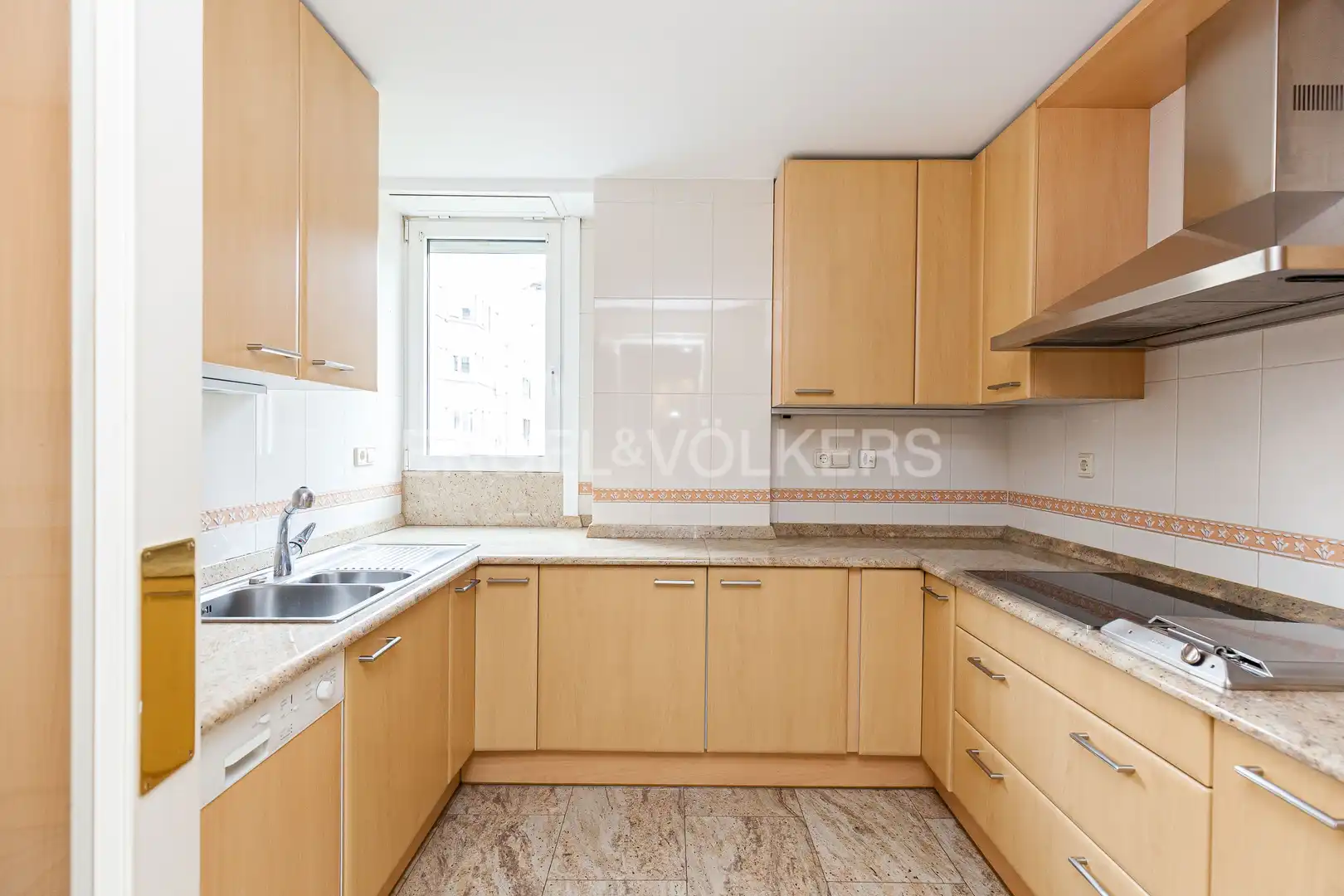 Küche von Wohnung zur Miete in Madrid mit Klimaanlage, Heizung und Privatgarten