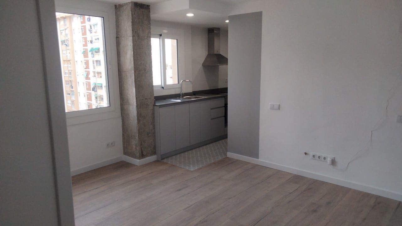 Cocina de Piso en venta en Cornellà de Llobregat con Aire acondicionado, Calefacción y Parquet