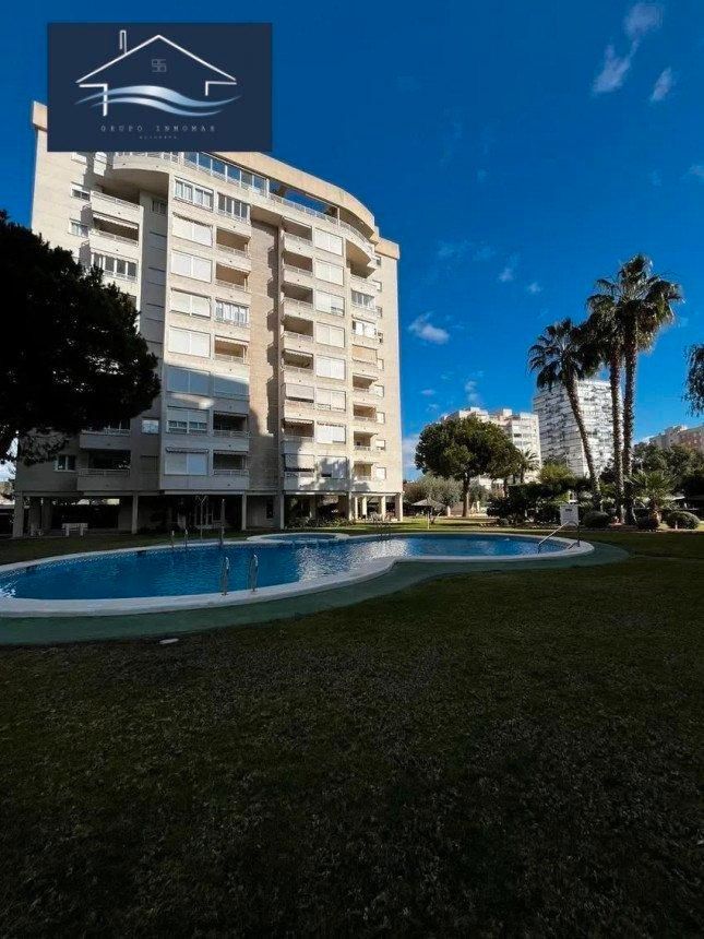 Piscina de Pis en venda en Alicante / Alacant amb Aire condicionat, Calefacció i Terrassa