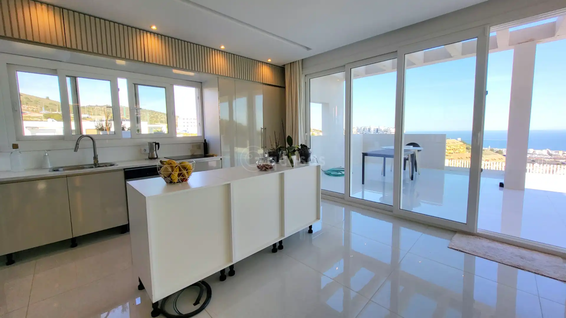 Cocina de Casa o chalet en venta en Benalmádena con Aire acondicionado, Calefacción y Jardín privado