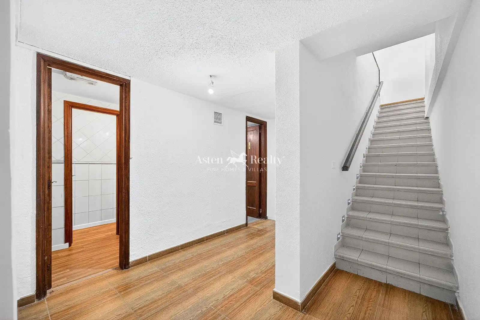 Local en venta en Guía de Isora con Terraza y Alarma