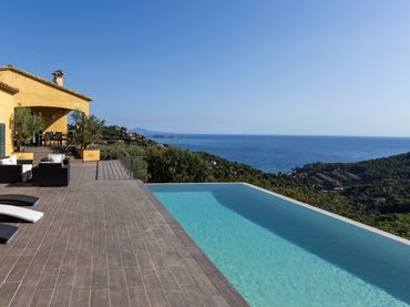 Detached house with pool for sale in Carrer Enric Granados