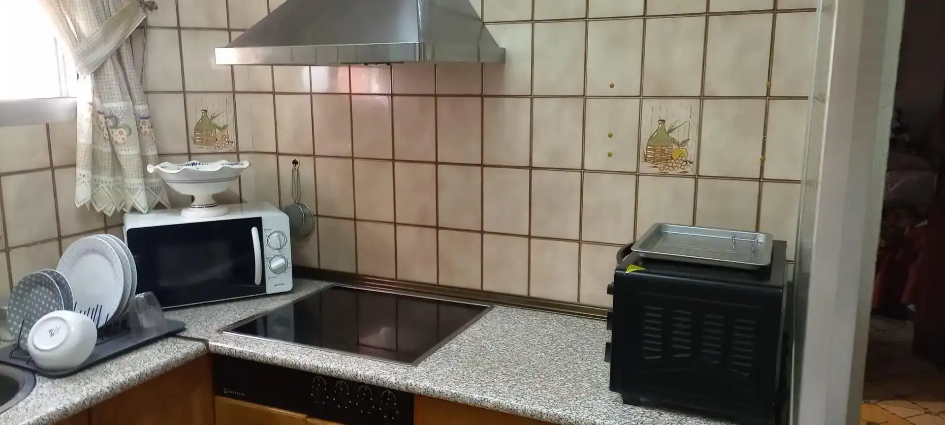 Cocina de Piso para compartir en Dos Hermanas con Aire acondicionado, Amueblado y Horno