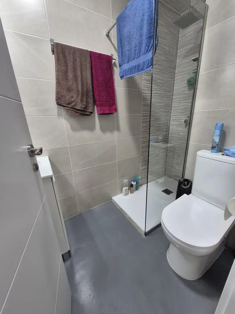 Bany de Pis en venda en Ávila amb Calefacció, Terrassa i Moblat