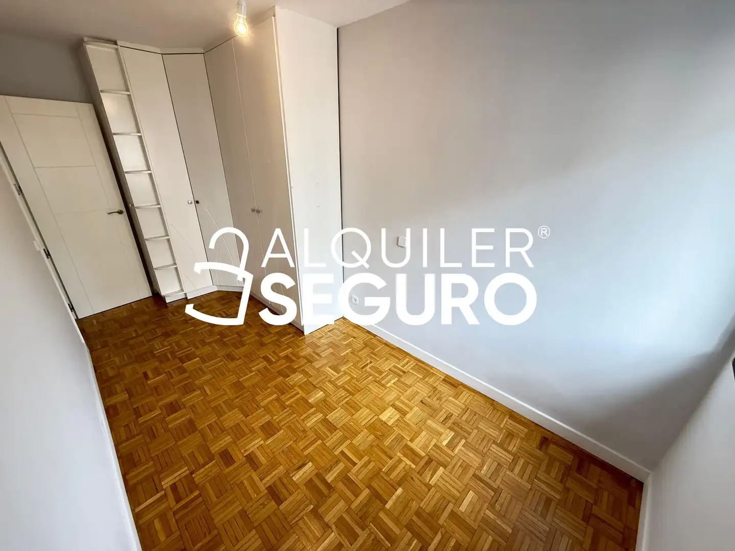 Schlafzimmer von Wohnung zur Miete in Madrid mit Klimaanlage, Heizung und Terrasse
