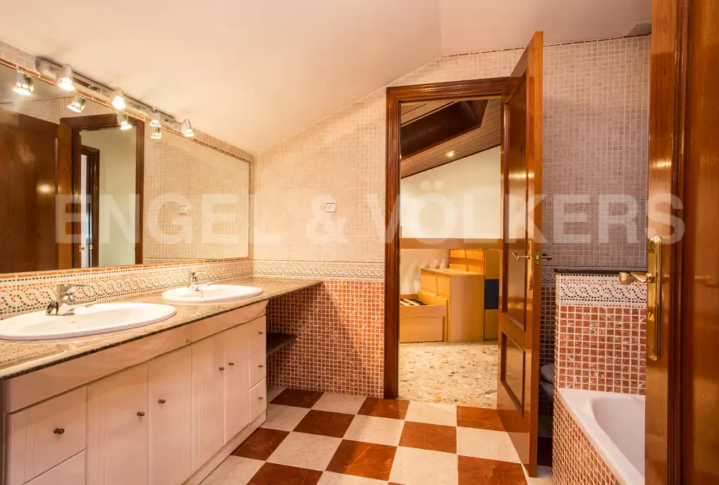 Bathroom of Attic for sale in Manresa  with Air Conditioner, Heating and Terrace