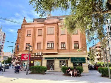 Local comercial en venta en Plaza Santa Rita