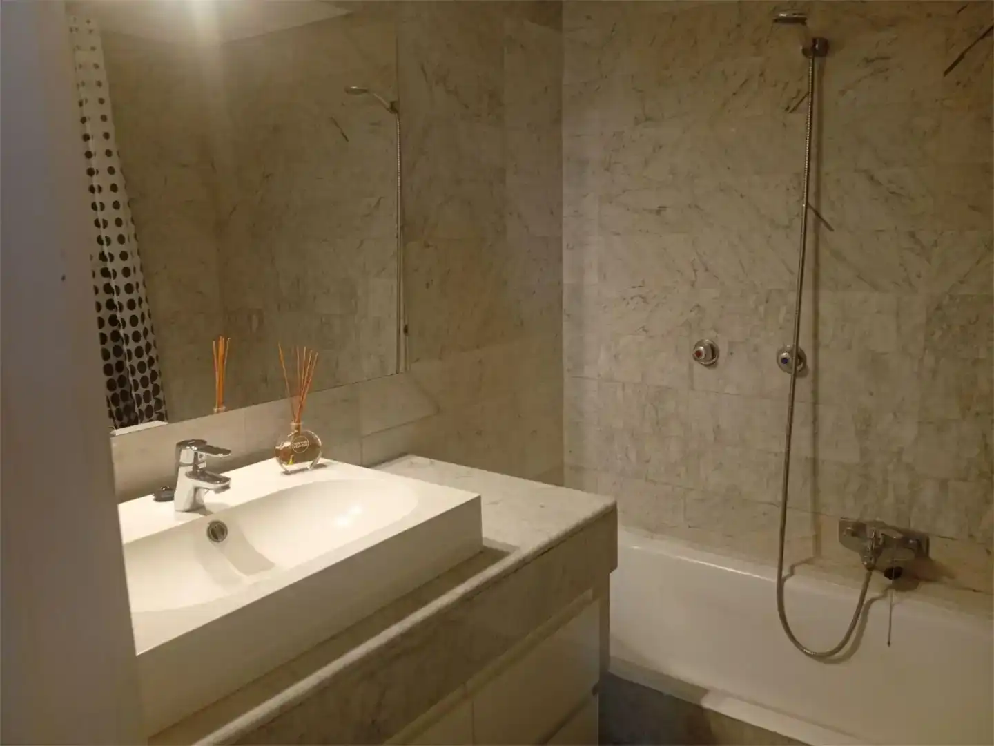 Badezimmer von Loft zur Miete in Valencia mit Klimaanlage, Parkett und Möbliert