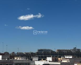 Vista exterior de Pis en venda en  Valencia Capital amb Aire condicionat i Terrassa