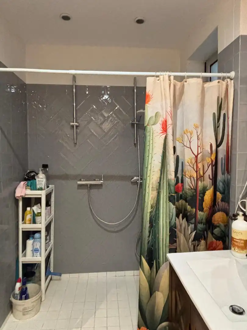 Baño de Piso en venta en Badalona con Calefacción y Balcón