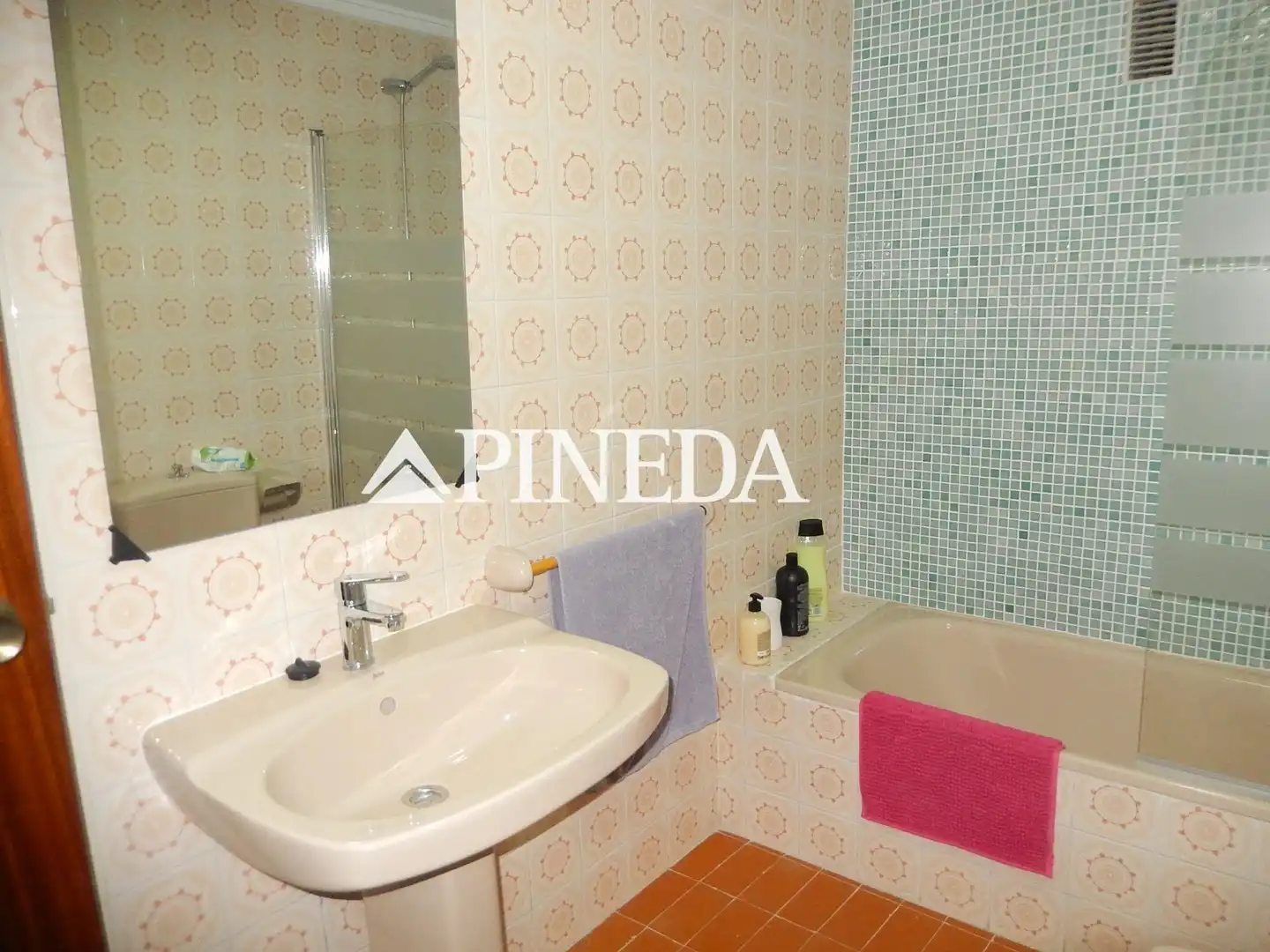 Bathroom of Flat for sale in Casco Antiguo