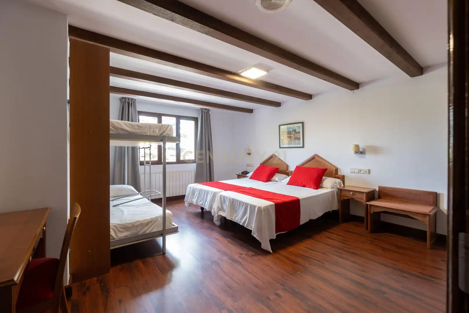 Schlafzimmer von Gebäude zum Verkauf in Sierra Nevada mit Gemeinschaftspool