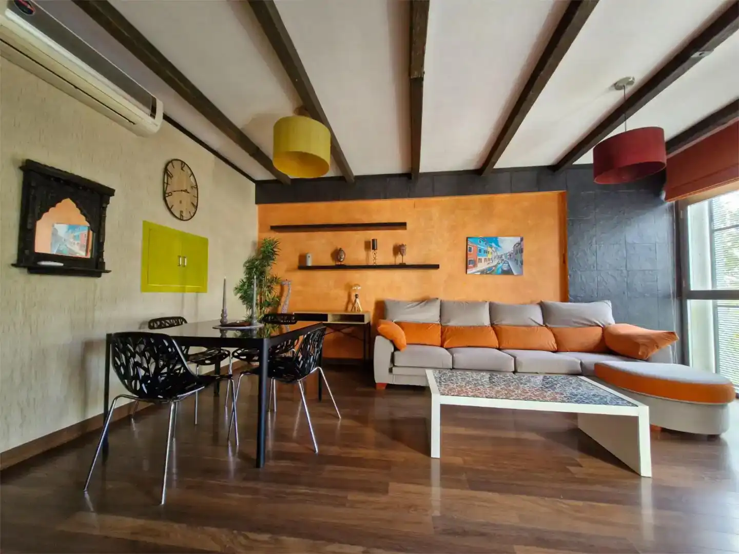 Wohnzimmer von Wohnung zur Miete in  Sevilla Capital mit Klimaanlage
