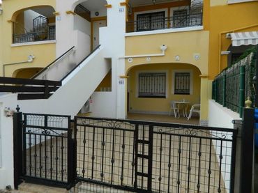 Apartamento con piscina en venta en Orihuela Costa