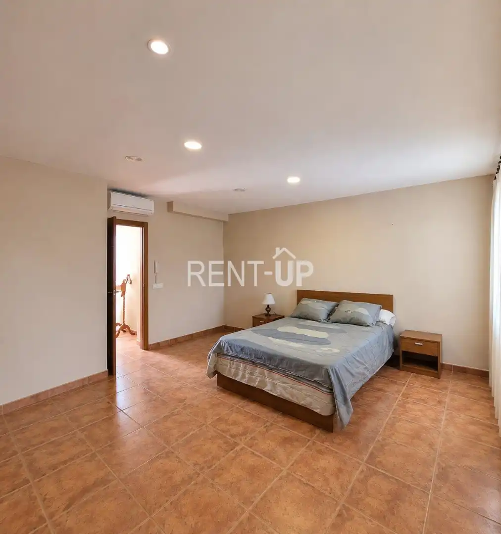 Habitación de Casa adosada en venta en Novelé  / Novetlè con Aire acondicionado, Terraza y Trastero