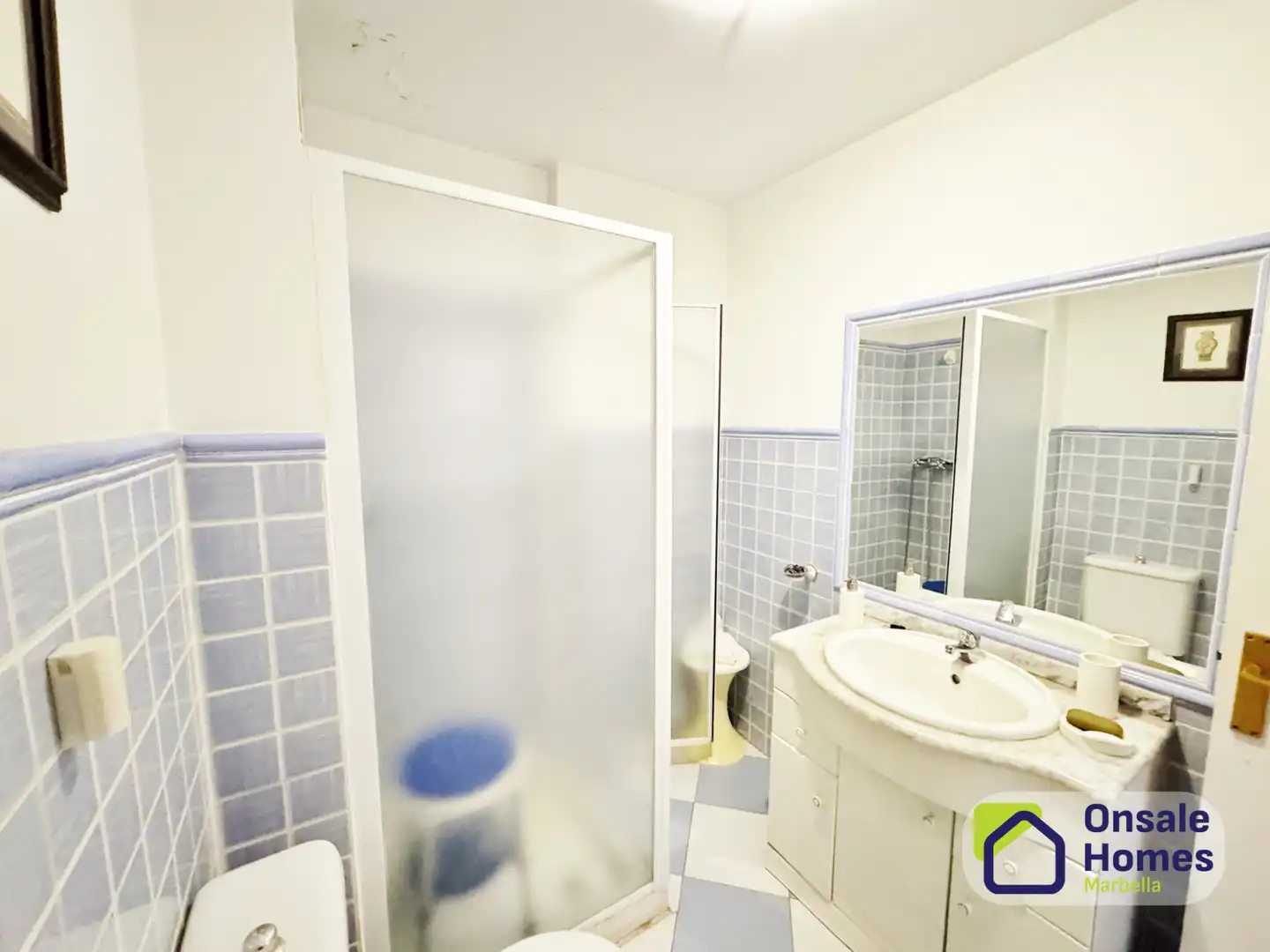 Badezimmer von Wohnung zum Verkauf in Marbella mit Terrasse, Balkon und Gemeinschaftspool