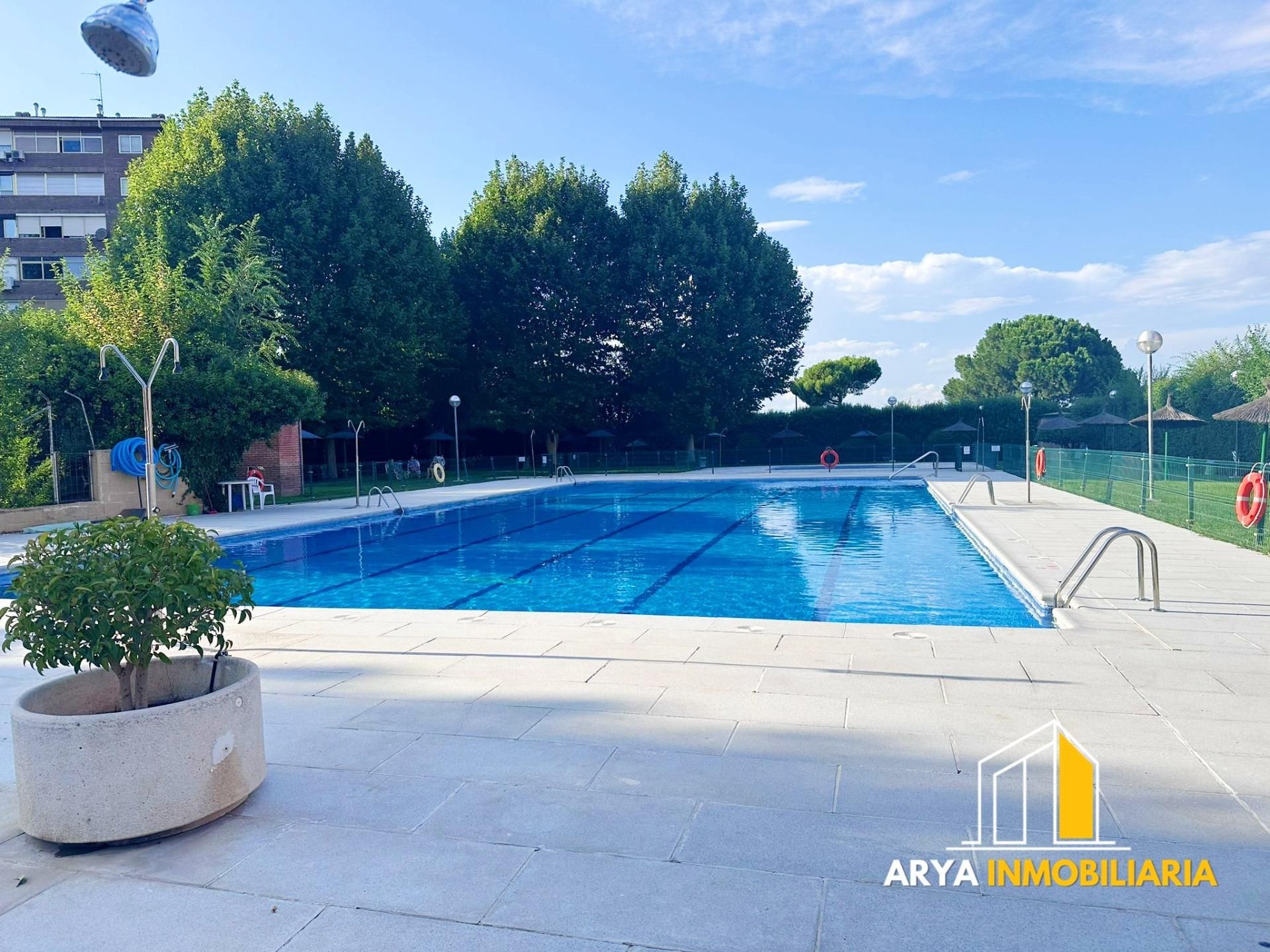 Piscina de Pis en venda en Torrejón de Ardoz amb Aire condicionat, Terrassa i Piscina comunitària