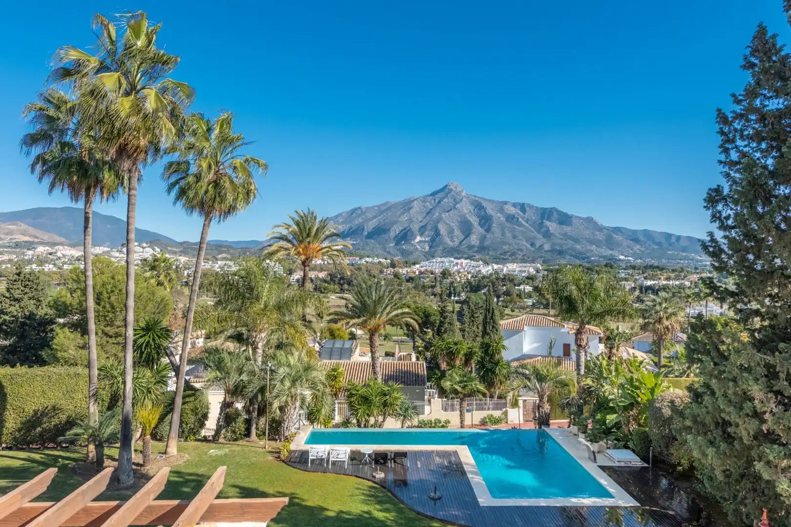 Villa con terrazza in vendita a Nueva Andalucía, imagen 2