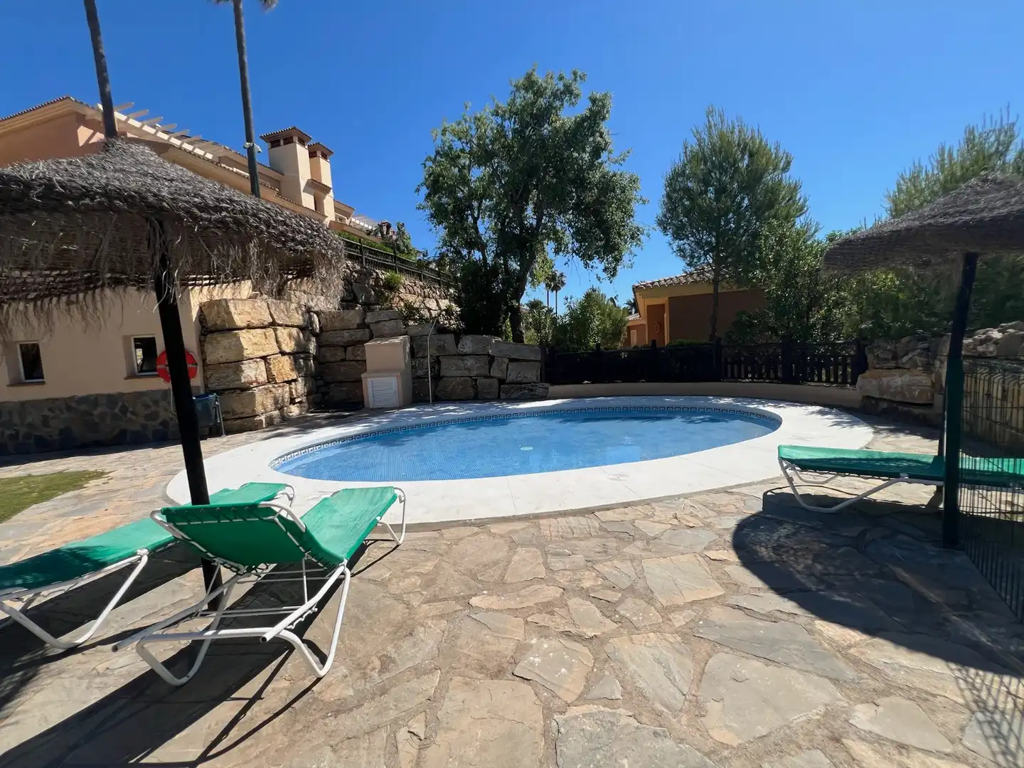 Piscina de Casa adosada en venta en Ojén con Aire acondicionado, Amueblado y Horno