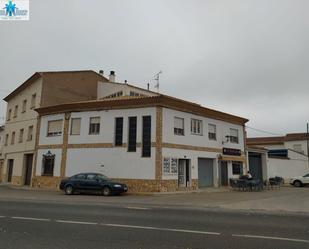 Vista exterior de Casa o xalet en venda en Villanueva de la Jara amb Aire condicionat, Calefacció i Terrassa