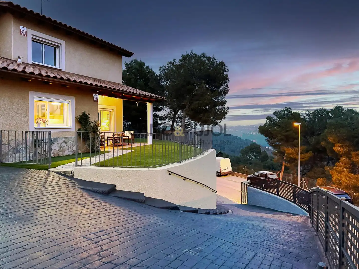 Vista exterior de Casa o chalet en venta en Corbera de Llobregat con Calefacción, Terraza y Trastero