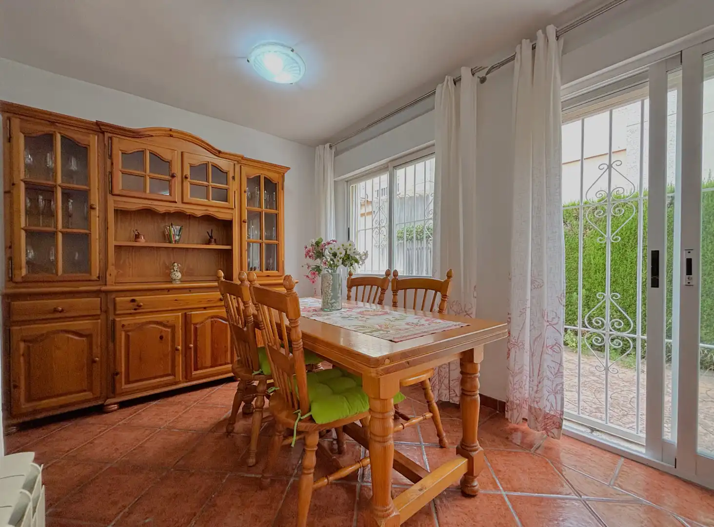Detached homes for sale in Carrer Zarauz, El Grao