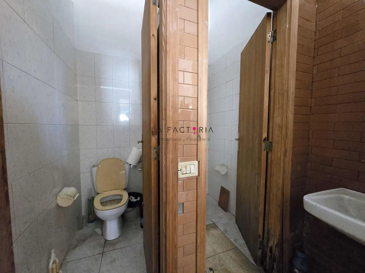 Bathroom of Buildings for sale in Granadilla de Abona