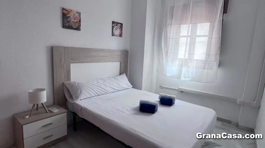 Bedroom of Flat for rent in Granada  with Air Conditioner, Heating and Private garden