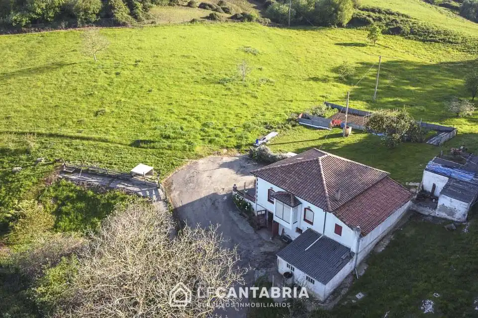 Vista exterior de Casa o chalet en venta en Camargo con Calefacción y Trastero