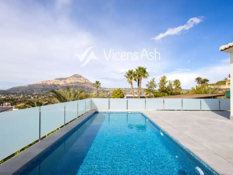 Swimming pool of Houses for sale in Jávea / Xàbia  with Air Conditioner and Swimming Pool
