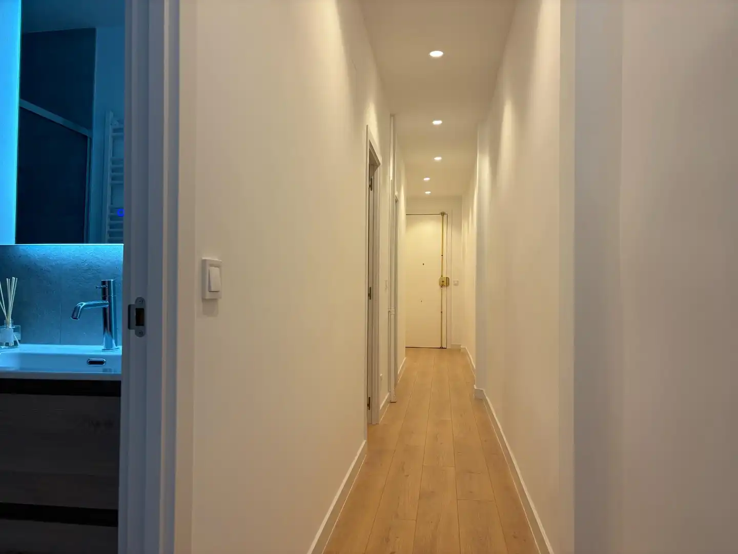 Flat for rent in Madrid  with Air Conditioner, Heating and Furnished
