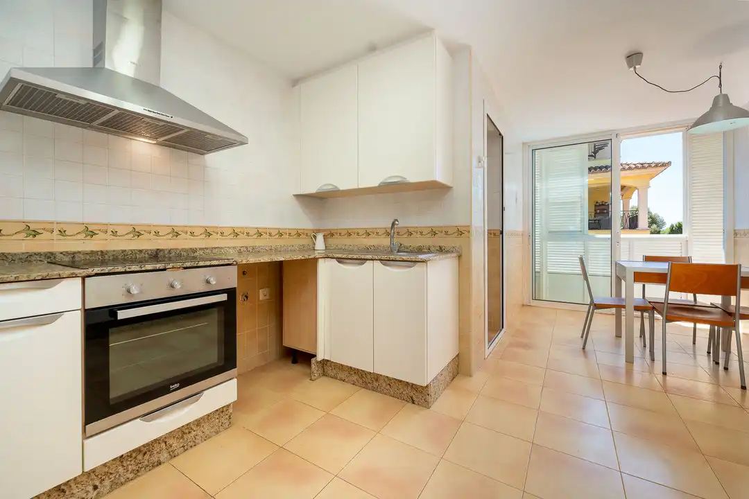 Küche von Wohnung zum Verkauf in  Palma de Mallorca mit Klimaanlage, Heizung und Terrasse