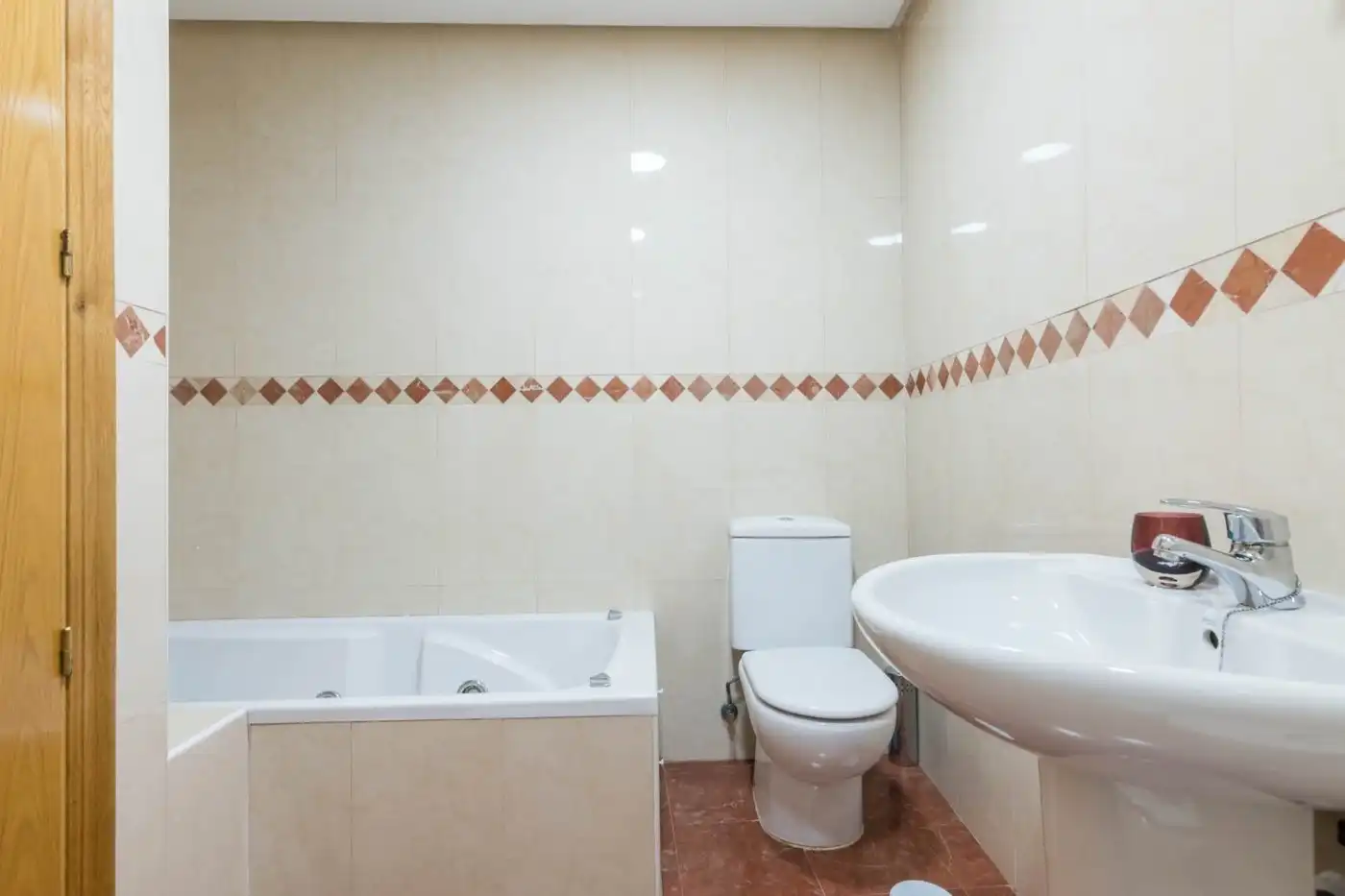 Baño de Piso en venta en Murcia con Parquet, Trastero y Balcón